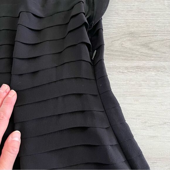 BCBGMaxazria Black 100% Silk Chiffon Tiered Sheath Blouse Size XXS - Picture 3 of 7
